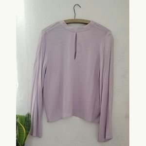 5/25⭐ H&M Lilac Bell Sleeve Top